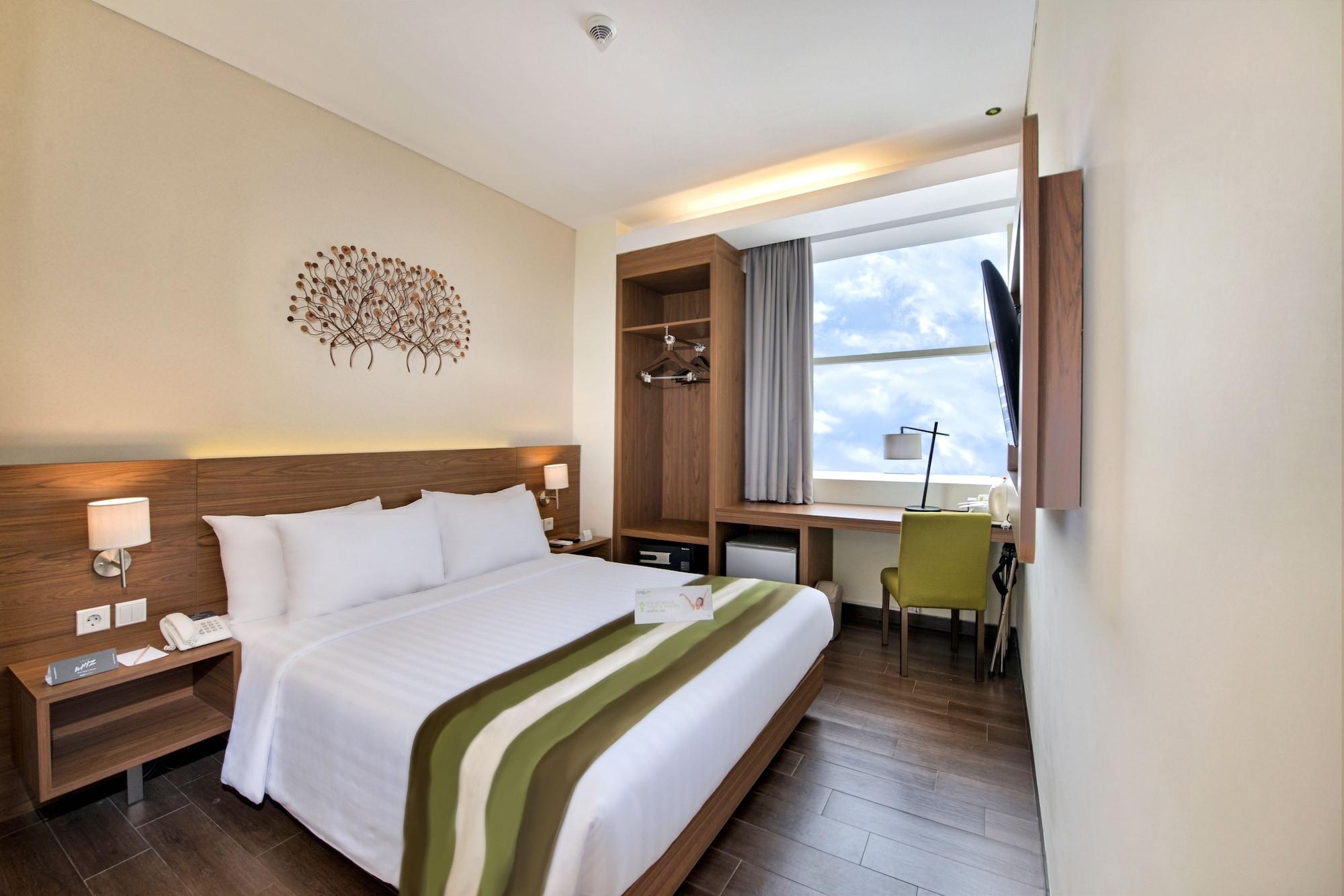 Grand Whiz Poins Simatupang Jakarta Exteriör bild