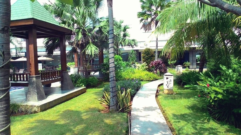 Grand Whiz Poins Simatupang Jakarta Exteriör bild