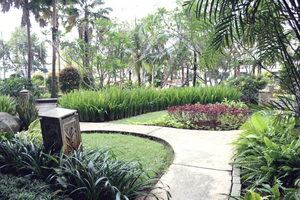 Grand Whiz Poins Simatupang Jakarta Exteriör bild
