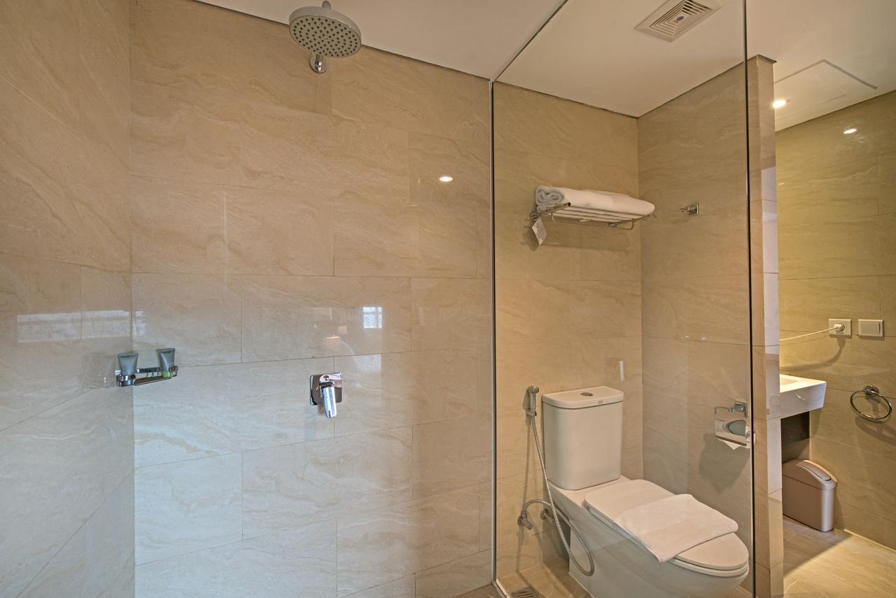 Grand Whiz Poins Simatupang Jakarta Exteriör bild