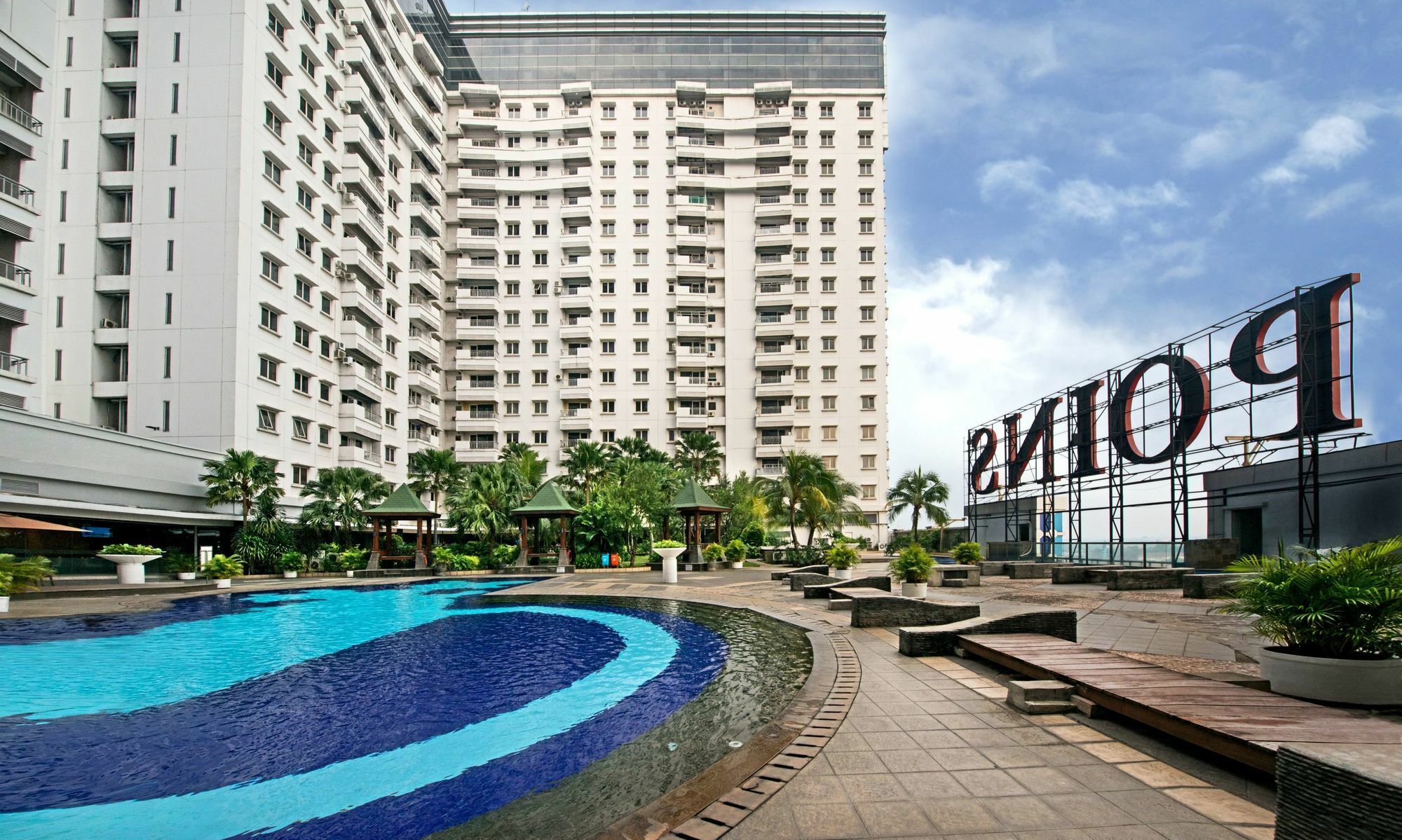 Grand Whiz Poins Simatupang Jakarta Exteriör bild